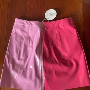 Vinyl zippered front woven mini skirt - Boohoo